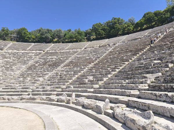 Photo: Ferenc Ocsovai